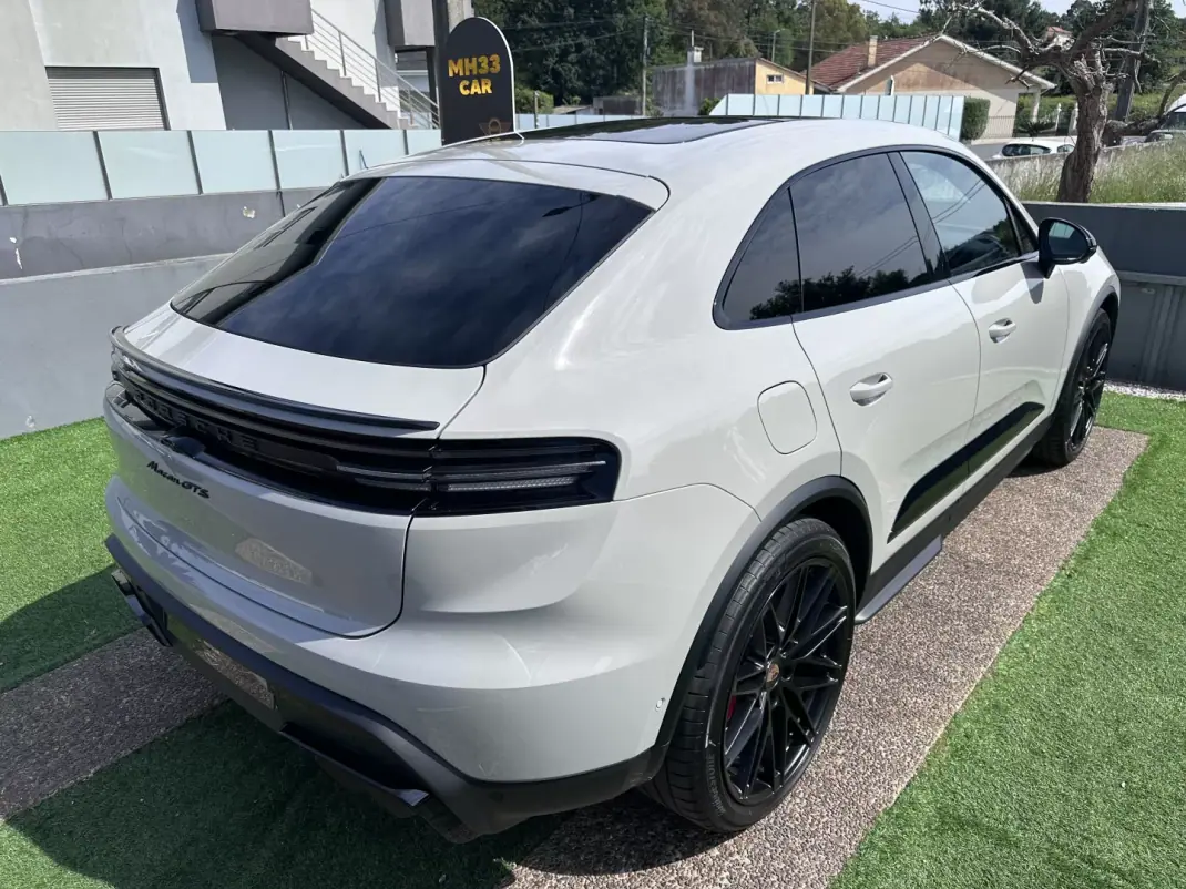 Porsche Macan 2026 - 129000 EUR, 2200 km - AUTO.MOTO.pt - 2200km - foto 12 de 85