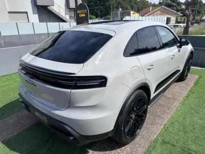 Porsche Macan 2026 - 129000 EUR, 2200 km - AUTO.MOTO.pt - 2200km - foto 12 de 85