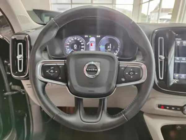 Volvo XC 40 2020 - 28250 EUR, 45500 km - AUTO.MOTO.pt - 45500km - foto 25 de 35