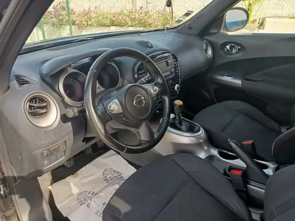 Nissan Juke 2011 - 7999 EUR, 249000 km - AUTO.MOTO.pt - 249000km - foto 5 de 11