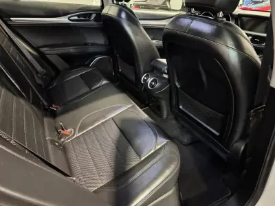 Alfa Romeo Stelvio 2017 - 22900 EUR, 215900 km - AUTO.MOTO.pt - 215900km - foto 33 de 60