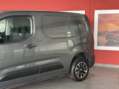 Peugeot PARTNER GIRAFON 2022 - 16990 EUR, 79102 km - AUTO.MOTO.pt - 79102km - foto 3 de 19
