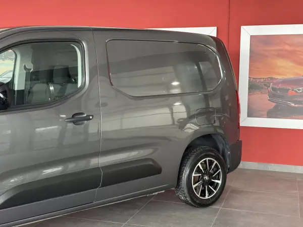 Peugeot PARTNER GIRAFON 2022 - 16990 EUR, 79102 km - AUTO.MOTO.pt - 79102km - foto 3 de 19
