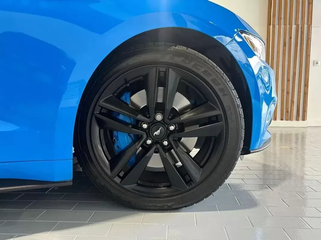 Ford Mustang 2017 - 53900 EUR, 24000 km - AUTO.MOTO.pt - 24000km - foto 11 de 12