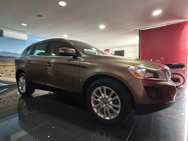 Volvo XC 60 2009 - 11750 EUR, 234215 km - AUTO.MOTO.pt - 234215km - foto 7 de 20