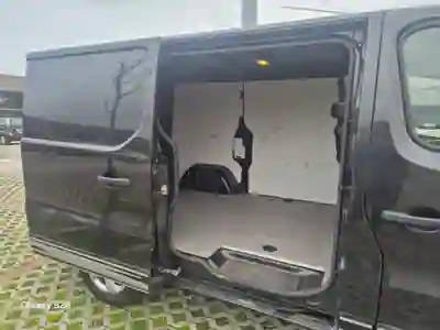 Opel Vivaro 2018 - 12900 EUR, 220000 km - AUTO.MOTO.pt - 220000km - foto 8 de 12