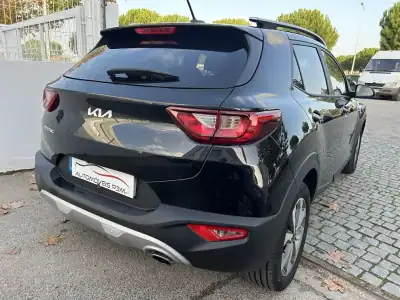 Kia Stonic 2023 - 17490 EUR, 23350 km - AUTO.MOTO.pt - 23350km - foto 4 de 16