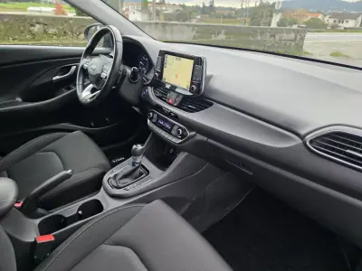 Hyundai i30 SW 2020 - 14990 EUR, 159000 km - AUTO.MOTO.pt - 159000km - foto 15 de 41