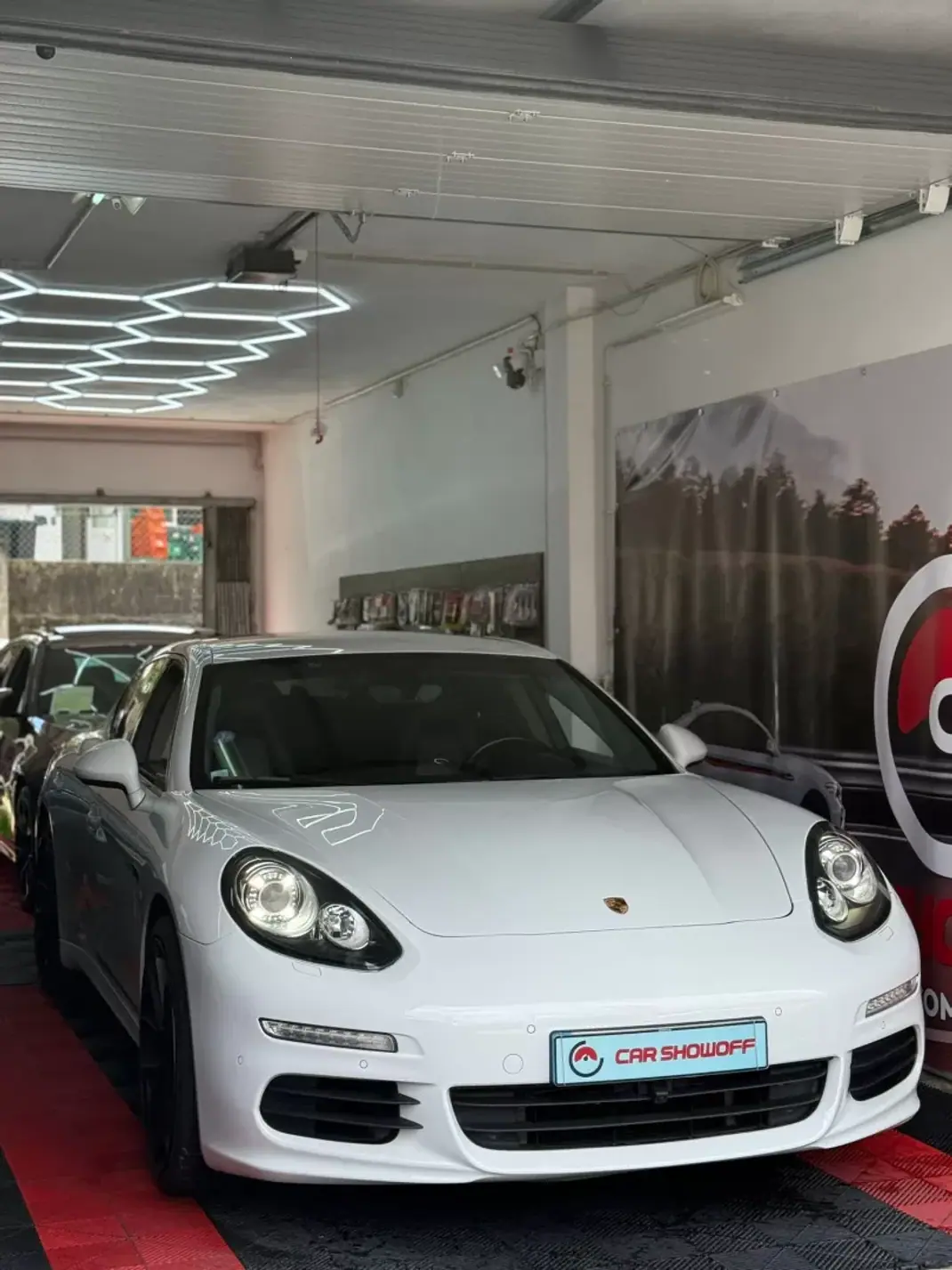Porsche Panamera 2015 - 39900 EUR, 186000 km - AUTO.MOTO.pt - 186000km - foto 2 de 17