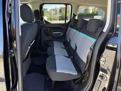Citroën Berlingo 2021 - 18500 EUR, 211000 km - AUTO.MOTO.pt - 211000km - foto 15 de 37