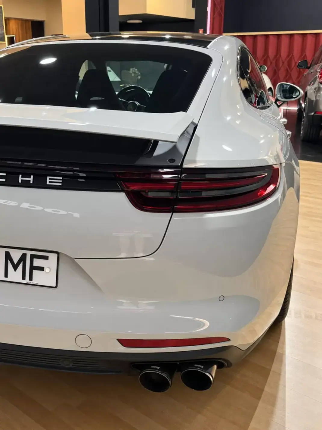 Porsche Panamera 2017 - 64990 EUR, 110163 km - 110163km - foto 14 de 15