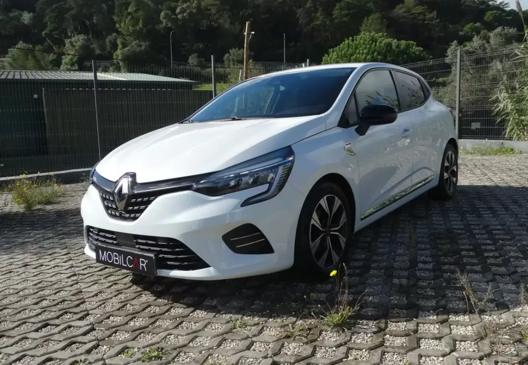 Renault Clio 2021 - 15200 EUR, 72469 km - AUTO.MOTO.pt - 72469km - foto 1 de 24