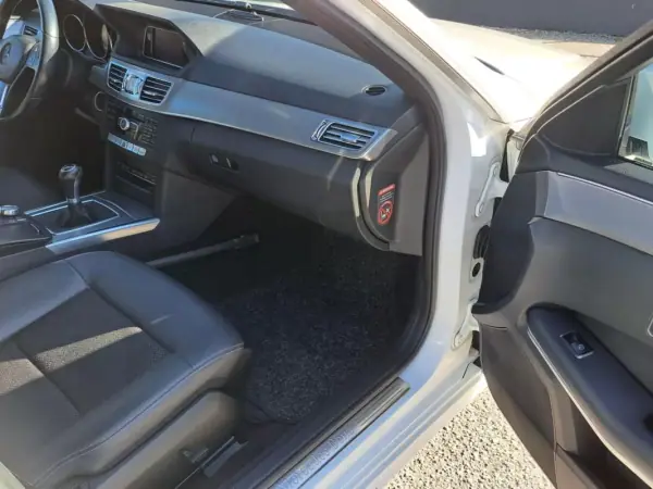 Mercedes-Benz E 220 2014 - 18900 EUR, 213445 km - AUTO.MOTO.pt - 213445km - foto 22 de 46
