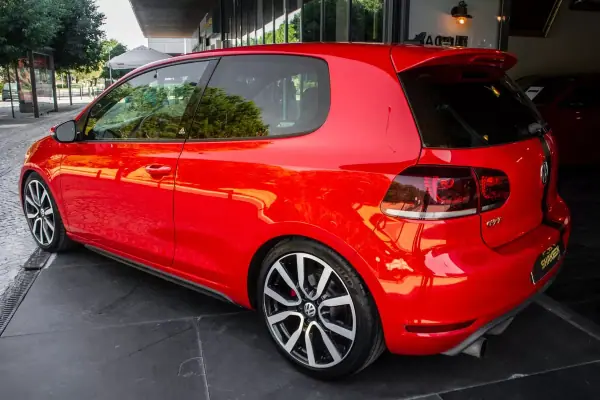 Volkswagen Golf 2011 - 14750 EUR, 178107 km - AUTO.MOTO.pt - 178107km - foto 3 de 35