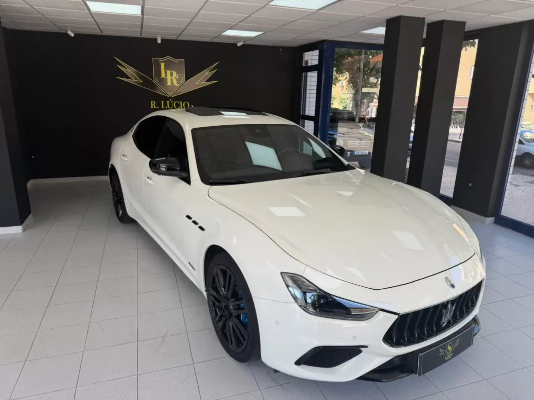 Maserati Ghibli 2021 - 62500 EUR, 45000 km - 45000km - foto 3 de 51