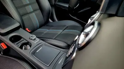 Mercedes-Benz CLA 200 2018 - 24900 EUR, 141000 km - AUTO.MOTO.pt - 141000km - foto 7 de 19