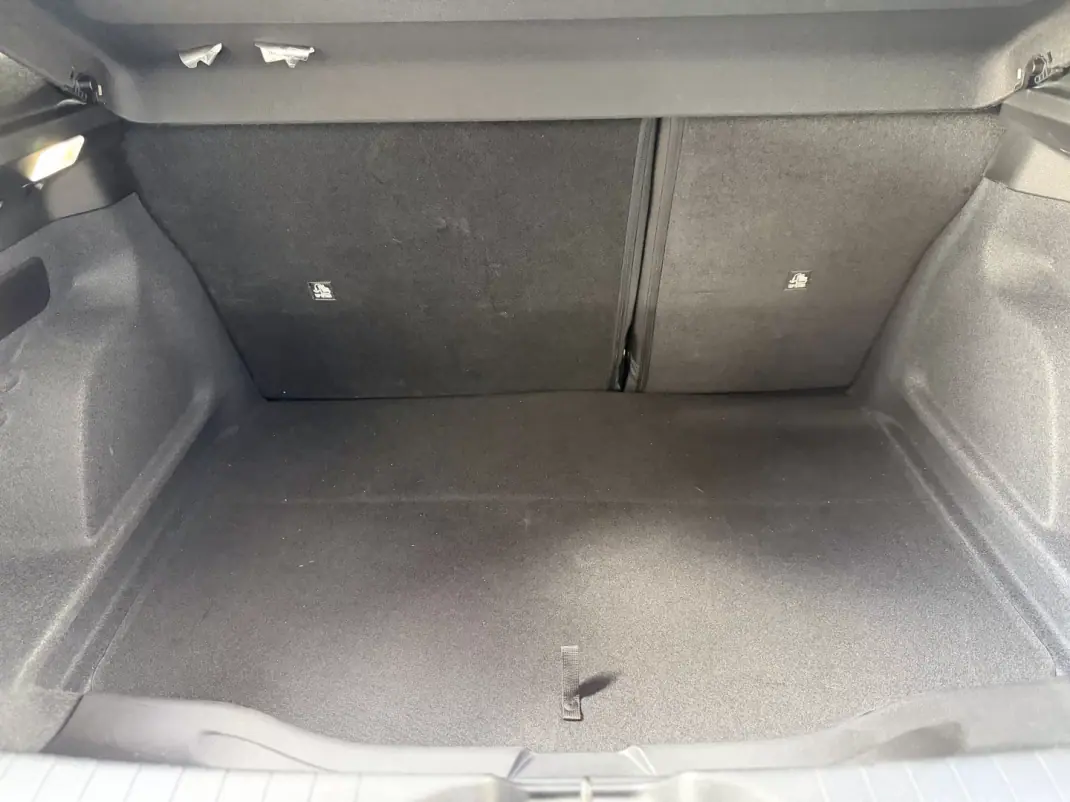 Fiat 600 2025 - 20950 EUR, 6000 km - AUTO.MOTO.pt - 6000km - foto 26 de 31