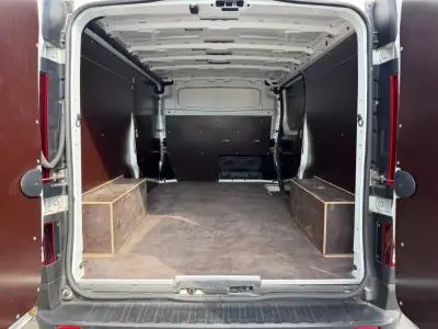 Renault Trafic 2021 - 18500 EUR, 32000 km - AUTO.MOTO.pt - 32000km - foto 7 de 12