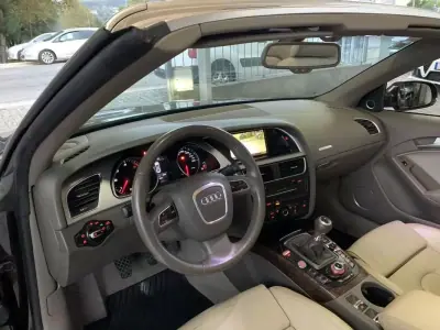Audi A5 Cabrio 2011 - 16750 EUR, 270761 km - AUTO.MOTO.pt - 270761km - foto 12 de 28