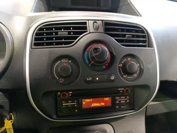 Renault Kangoo 2021 - 12900 EUR, 125730 km - AUTO.MOTO.pt - 125730km - foto 7 de 9