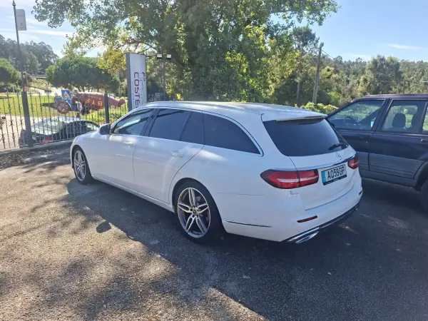 Mercedes-Benz E 300 2018 — foto 2 de 23