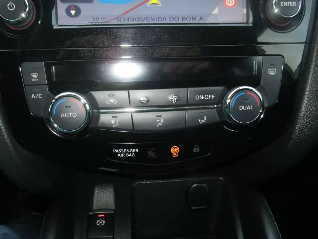 Nissan Qashqai 2018 - 15990 EUR, 170000 km - 170000km - foto 16 de 26