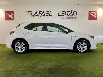 Toyota Corolla 2021 - 19500 EUR, 128000 km - AUTO.MOTO.pt - 128000km - foto 6 de 33