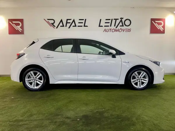 Toyota Corolla 2021 - 19500 EUR, 128000 km - AUTO.MOTO.pt - 128000km - foto 6 de 33