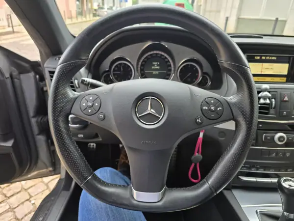 Mercedes-Benz E 250 2010 - 15999 EUR, 212000 km - 212000km - foto 14 de 23
