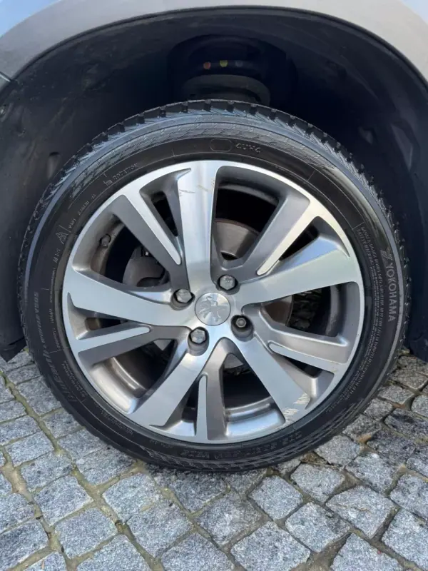 Peugeot 2008 2019 - 13900 EUR, 126000 km - AUTO.MOTO.pt - 126000km - foto 7 de 20