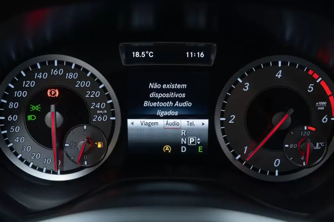 Mercedes-Benz A 180 2015 - 16950 EUR, 81000 km - AUTO.MOTO.pt - 81000km - foto 23 de 36