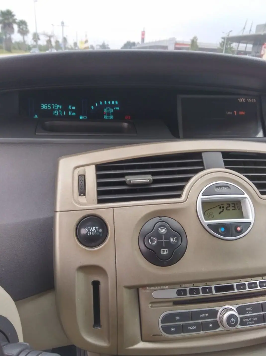 Renault Grand Scénic 2007 - 2750 EUR, 392 km - AUTO.MOTO.pt - 392km - foto 5 de 8