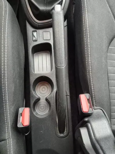 Renault Clio Sport Tourer 2018 - 11250 EUR, 87756 km - AUTO.MOTO.pt - 87756km - foto 20 de 30