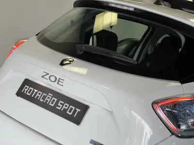 Renault Zoe 2018 - 10990 EUR, 130000 km - AUTO.MOTO.pt - 130000km - foto 27 de 36