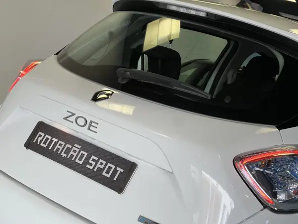 Renault Zoe 2018 - 10990 EUR, 130000 km - AUTO.MOTO.pt - 130000km - foto 27 de 36