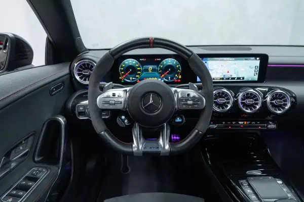 Mercedes-Benz CLA 45 AMG 2023 - 54950 EUR, 27000 km - AUTO.MOTO.pt - 27000km - foto 18 de 47