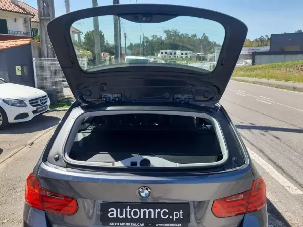 BMW 318 2013 - 14900 EUR, 184100 km - AUTO.MOTO.pt - 184100km - foto 11 de 38
