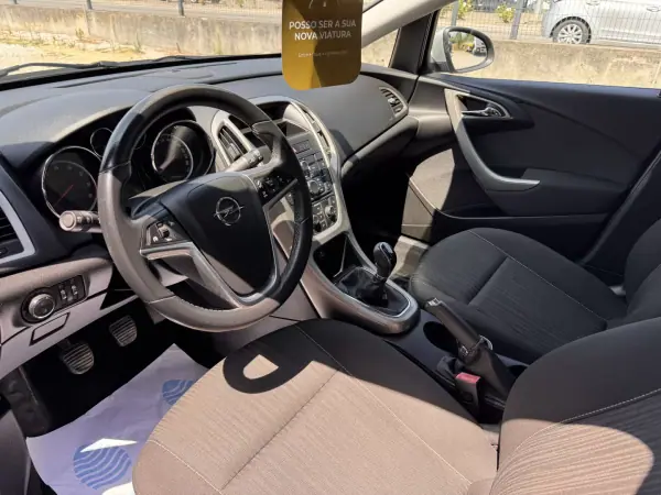 Opel Astra 2010 - 8000 EUR, 126000 km - AUTO.MOTO.pt - 126000km - foto 6 de 17