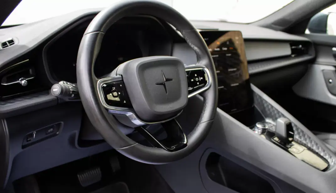 Polestar 2 2021 - 22500 EUR, 138000 km - AUTO.MOTO.pt - 138000km - foto 13 de 46