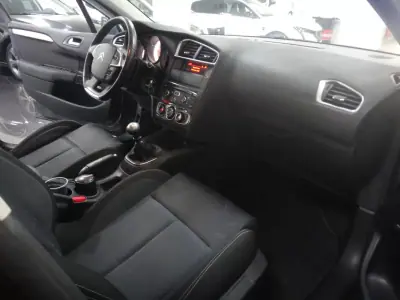 Citroën C4 2011 - 6990 EUR, 200000 km - AUTO.MOTO.pt - 200000km - foto 18 de 21