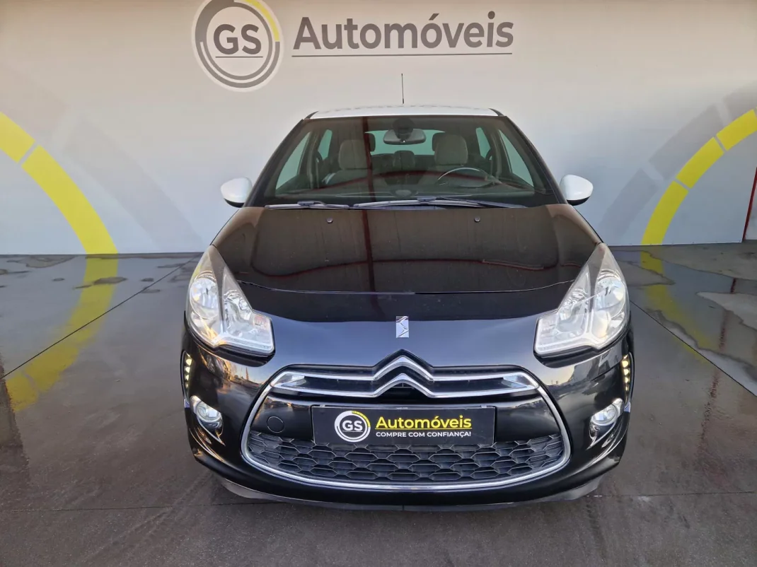 DS DS3 2011 - 9990 EUR, 188000 km - AUTO.MOTO.pt - 188000km - foto 11 de 22