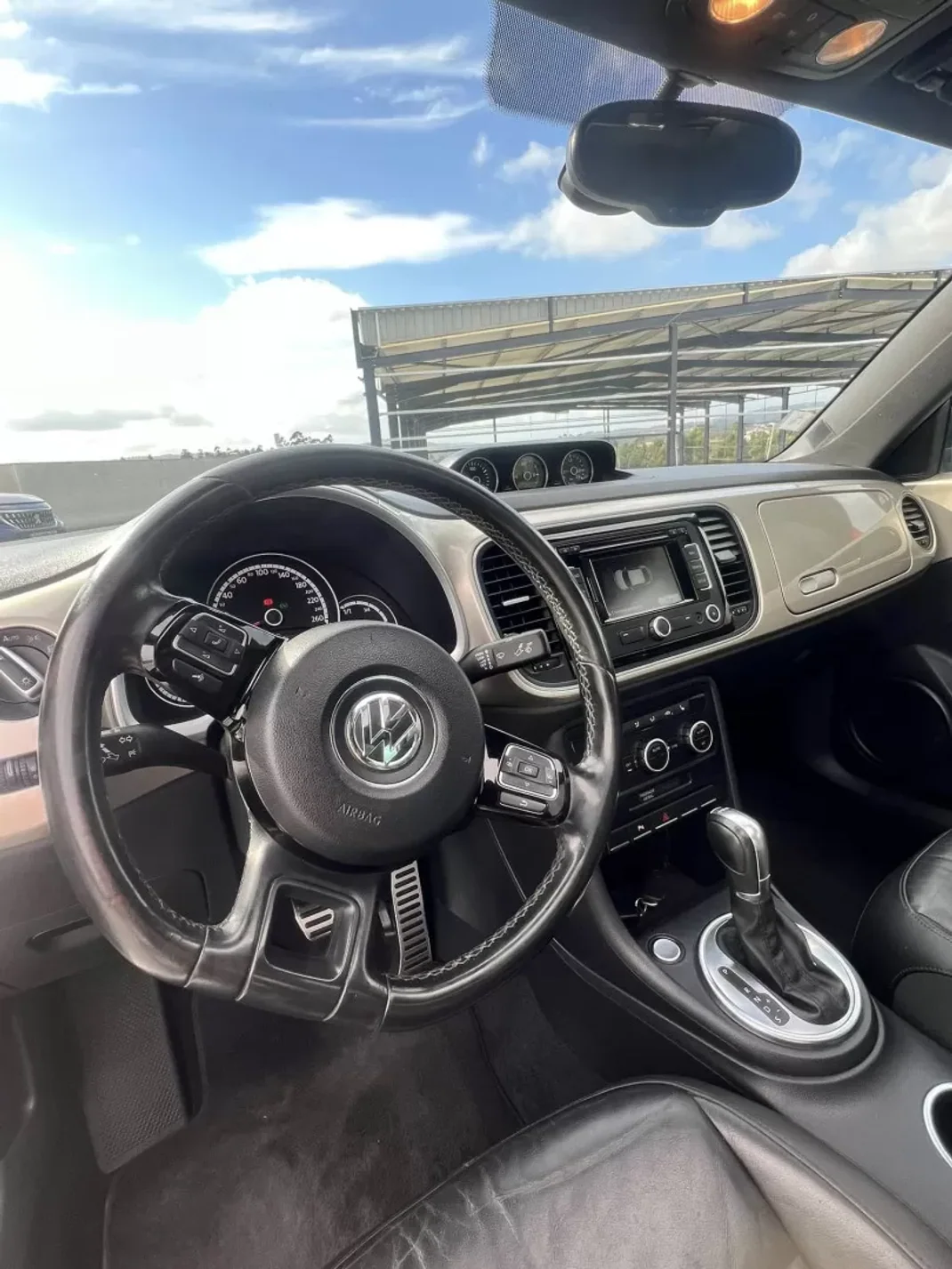 Volkswagen New Beetle 2014 - 16500 EUR, 203975 km - AUTO.MOTO.pt - 203975km - foto 6 de 9