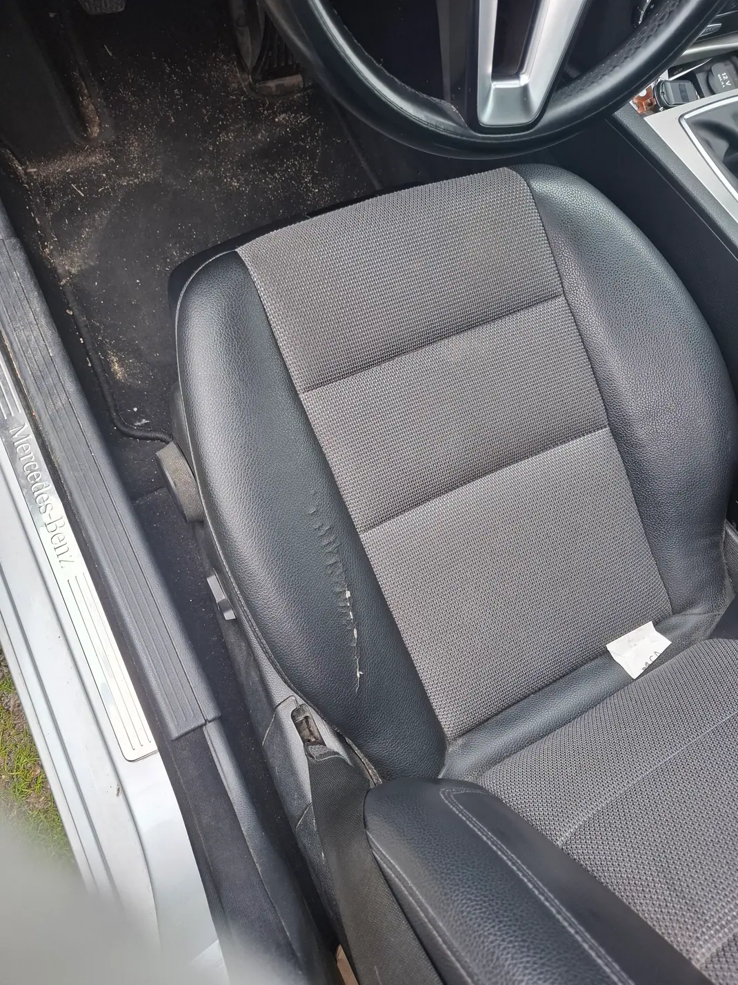 Mercedes-Benz C 220 2012 - 8000 EUR, 378000 km - AUTO.MOTO.pt - 378000km - foto 3 de 4