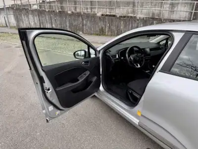 Renault Clio 2019 - 13500 EUR, 80000 km - AUTO.MOTO.pt - 80000km - foto 11 de 22
