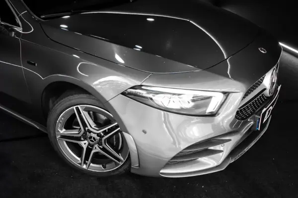Mercedes-Benz A 250e Limousine 2021 — foto 3 de 13