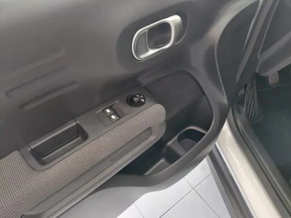 Citroën C3 Aircross 2019 - 12900 EUR, 68000 km - AUTO.MOTO.pt - 68000km - foto 10 de 21