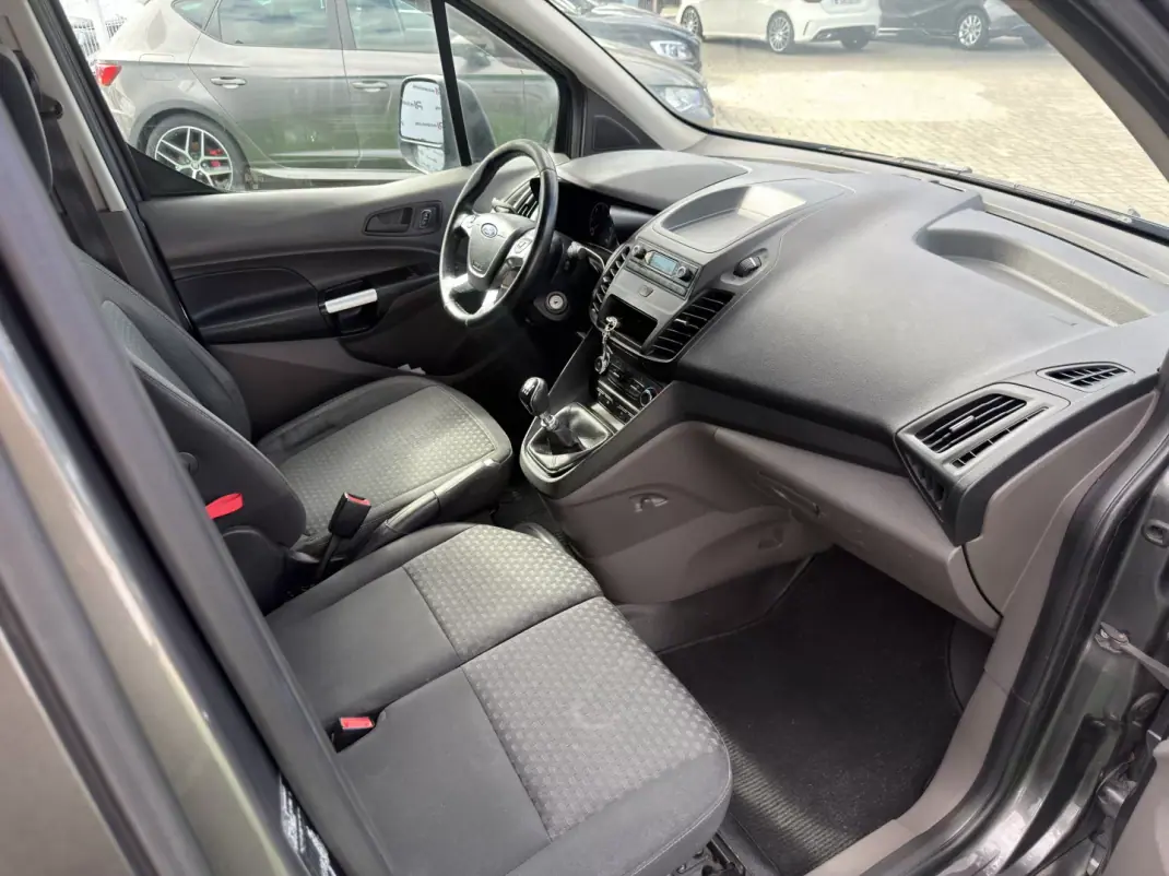 Ford Transit Connect 2018 - 12990 EUR, 152000 km - AUTO.MOTO.pt - 152000km - foto 11 de 20