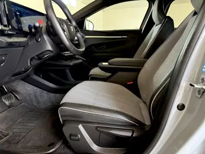 Renault Mégane E-Tech 2022 - 24999 EUR, 27000 km - AUTO.MOTO.pt - 27000km - foto 44 de 116
