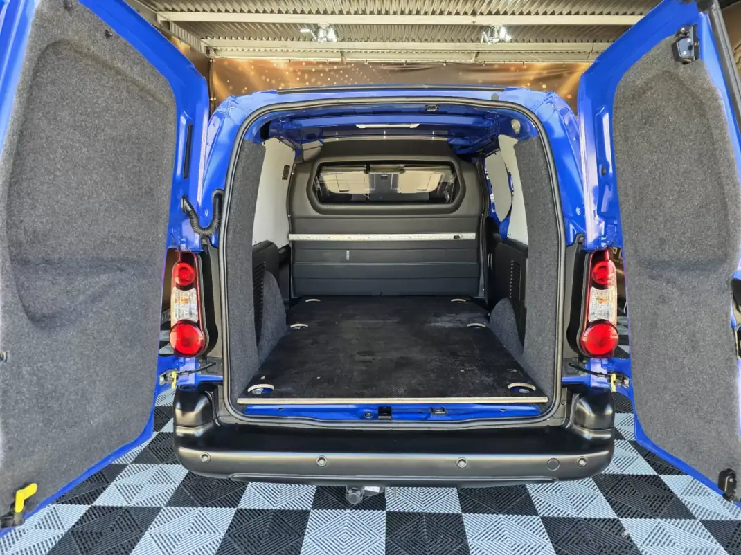 Peugeot PARTNER GIRAFON 2018 - 11990 EUR, 173000 km - AUTO.MOTO.pt - 173000km - foto 7 de 12