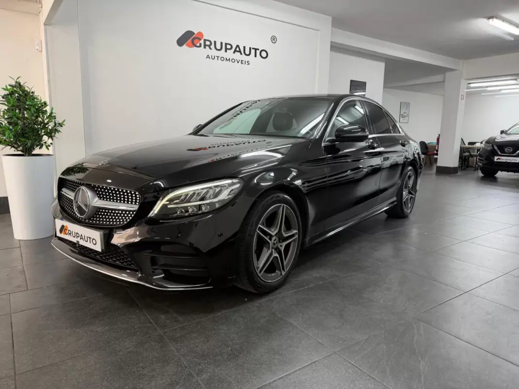 Mercedes-Benz C 180 2019 - 24990 EUR, 210000 km - AUTO.MOTO.pt - 210000km - foto 1 de 29